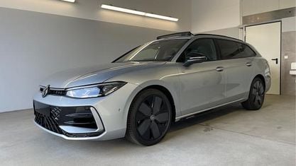 Neu VW Passat R-line 265 PS (194 kW) 2025 [f0f0] oyster silver metallic Kombi