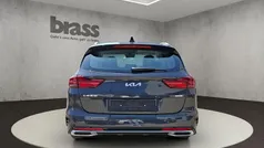 Dark penta metal Gebraucht 2024 Kia Ceed Vision Kombi | 24.480 € (Fairer Preis)
