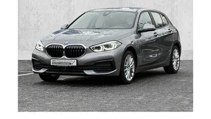 Grau Gebraucht 2023 BMW 118 Sport Line Kleinwagen | 24.390 € (Fairer Preis)