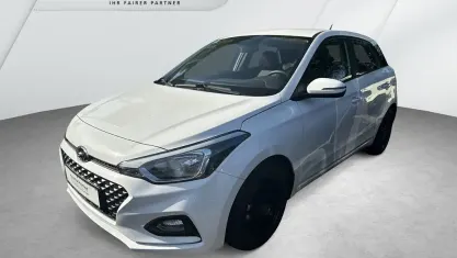 Używany Hyundai i20 Select 84 KM (61 kW) 2020 Biały Hatchback
