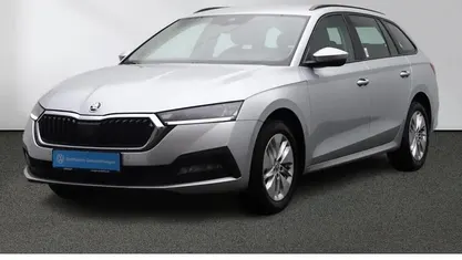 Silber Gebraucht 2022 Skoda Octavia Ambition Kombi | 19.880 € (Guter Preis)