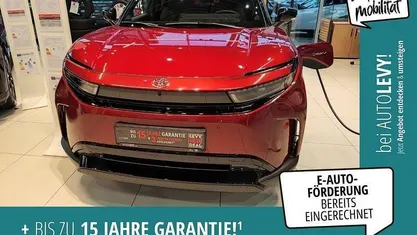 Nuova Toyota Urban Cruiser 127 kW (174 CV) 2026 Blu SUV