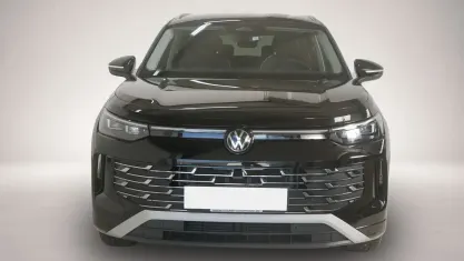 Gebraucht VW Tayron Elegance 193 PS (141 kW) 2025 Grenadillschwarz metallic SUV