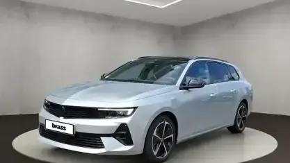 Używany Opel Astra 131 KM (96 kW) 2025 Srebrny Hatchback