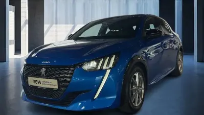 Używany Peugeot 208 GT 102 KM (75 kW) 2023 Niebieski Hatchback