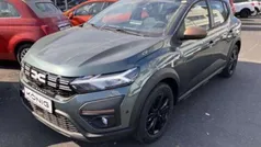 Zedergrün Gebraucht 2024 Dacia Sandero Extreme Kleinwagen | 20.298 € (Fairer Preis)