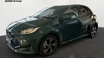 Neu Toyota Yaris Comfort 116 PS (85 kW) 2025 Everest green Kleinwagen