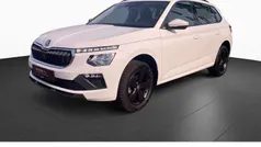 Candyweiss Gebraucht 2024 Skoda Kamiq Essence SUV | 19.833 € (Fairer Preis)