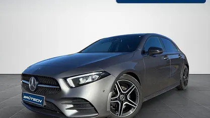 Gebraucht Mercedes A200 AMG line 163 PS (119 kW) 2018 Mountaingrau metallic Limousine