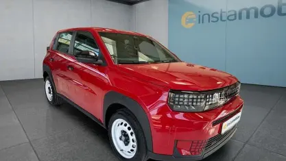 Gebraucht Fiat Grande Panda 83 kW (113 PS) 2025 Rot Kleinwagen