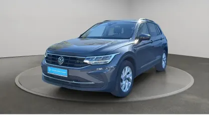 Gebraucht VW Tiguan Life 200 PS (147 kW) 2023 Grau SUV
