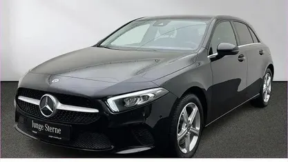 Unilack nachtschwarz Gebraucht 2022 Mercedes A250 Style Limousine | 24.940 € (Fairer Preis)