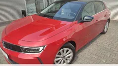 Chili rot/kardio rot Gebraucht 2023 Opel Astra Elegance Limousine | 21.440 € (Superpreis)