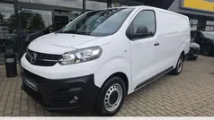 Weiss icy Gebraucht 2024 Opel Vivaro Edition Van | 25.980 € (Guter Preis)