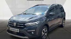 Grau comete Gebraucht 2022 Dacia Jogger Comfort Van / Kleinbus | 20.750 € (Fairer Preis)