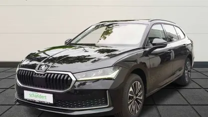 Gebraucht Skoda Superb Selection 150 PS (110 kW) 2024 Ebony schwarz metallic (schwarz) metallic Kombi
