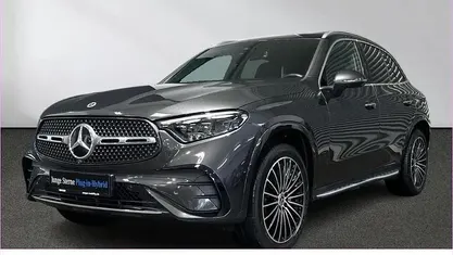 Grau Gebraucht 2023 Mercedes GLC300e AMG SUV | 58.880 € (Fairer Preis)