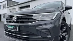 Gebraucht 2021 VW Tiguan Life SUV | 24.860 € (Fairer Preis)