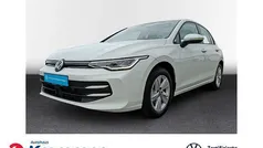 Weiß Gebraucht 2024 VW Golf VIII Life Limousine | 28.760 € (Fairer Preis)