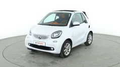 Weiß Gebraucht 2018 Smart ForTwo Cabrio Basis Cabrio | 13.710 € (Fairer Preis)
