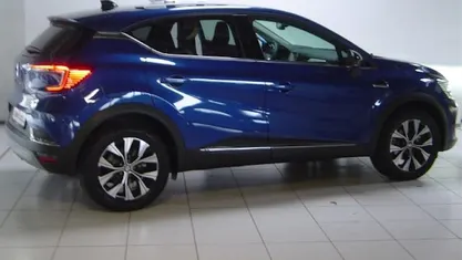 Usata Renault Captur Techno 158 CV (116 kW) 2023 Blu SUV
