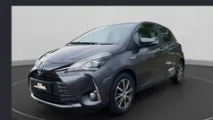 Grau Gebraucht 2019 Toyota Yaris Hybrid Team Limousine | 15.850 € (Fairer Preis)