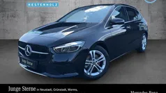 Schwarz Gebraucht 2023 Mercedes B220 Progressive Van / Kleinbus | 37.660 € (Fairer Preis)