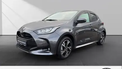 Gebraucht Toyota Yaris Hybrid Comfort 117 PS (86 kW) 2025 Grau Kleinwagen