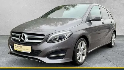 Grau Gebraucht 2016 Mercedes B180 Urban Van / Kleinbus | 16.890 € (Fairer Preis)