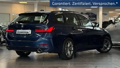 Gebraucht BMW 330e Sport Line 292 PS (214 kW) 2022 Kombi