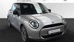 Melting silver iii Gebraucht 2024 Mini Cooper Kleinwagen | 30.888 € (Fairer Preis)