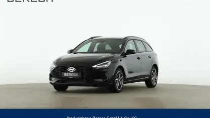 Neu Hyundai i30 Advantage 150 PS (110 kW) 2025 Schwarz Kombi
