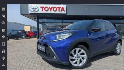 Gebraucht Toyota Aygo X Pulse 72 PS (52 kW) 2022 Juniper blue metallic/dach nig SUV