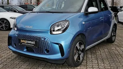 Karosserie in steel blue (metall Gebraucht 2021 Smart ForFour Electric Drive Limousine | 10.890 € (Fairer Preis)