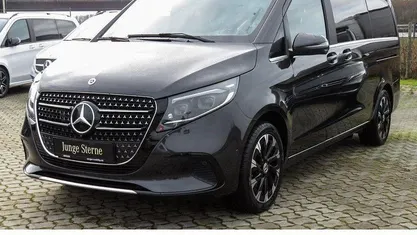 Gebraucht Mercedes V300 Avantgarde 237 PS (174 kW) 2024 Grau Van / Kleinbus