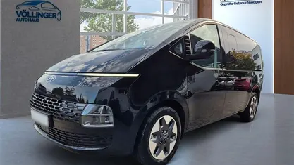 Usata Hyundai Staria Prime 225 CV (165 kW) 2025 Nero Monovolume