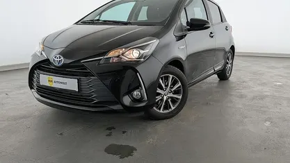 Gebraucht Toyota Yaris Hybrid Club 101 PS (74 kW) 2019 Kleinwagen