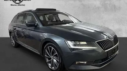 Grau Gebraucht 2018 Skoda Superb LAURIN & KLEMENT Kombi | 22.800 € (Fairer Preis)