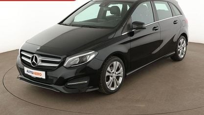 Używany Mercedes B180 Urban 109 KM (80 kW) 2015 Czarny Minivan