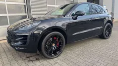 Tiefschwarzmetallic Gebraucht 2015 Porsche Macan Turbo SUV | 46.900 €