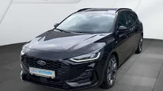 Obsidianschwarz metallic Gebraucht 2025 Ford Focus ST-Line X Kombi | 30.990 € (Fairer Preis)