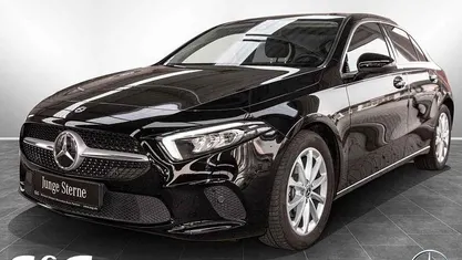 Unilack nachtschwarz Gebraucht 2022 Mercedes A180 Advanced Limousine | 27.777 € (Fairer Preis)
