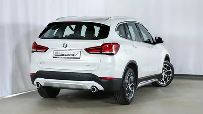 Weiss Gebraucht 2022 BMW X1 xLine SUV | 28.958 € (Fairer Preis)
