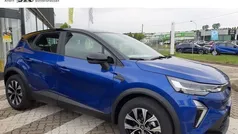 Blau (zweifarbig: ironblau und blackpearlsc) Gebraucht 2024 Renault Captur Evolution SUV | 20.990 € (Fairer Preis)