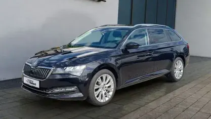 Gebraucht Skoda Superb Style 150 PS (110 kW) 2022 Schwarz Kombi