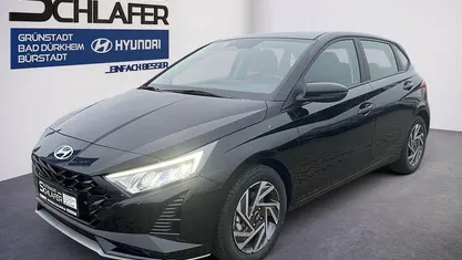 Phantom black / met Neu 2025 Hyundai i20 Trend Limousine | 20.780 € (Fairer Preis)