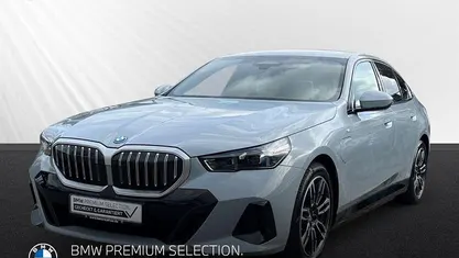 Gebraucht BMW 550e M Sport 489 PS (359 kW) 2025 Limousine