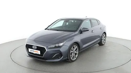 Grau Gebraucht 2018 Hyundai i30 Premium Limousine | 15.120 € (Fairer Preis)