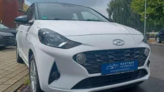 Weiss/dach schwarz Gebraucht 2021 Hyundai i10 Intro Edition Kleinwagen | 12.890 € (Fairer Preis)
