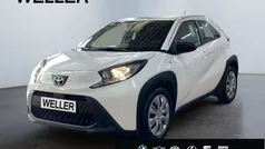 Weiß Gebraucht 2022 Toyota Aygo Play Kleinwagen | 14.990 € (Fairer Preis)